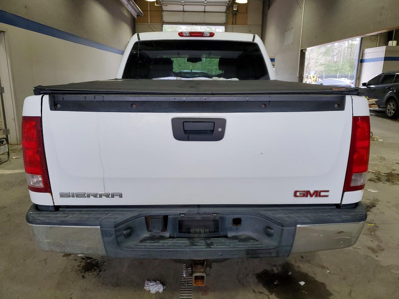 2009 GMC Sierra K1500 - Image 6