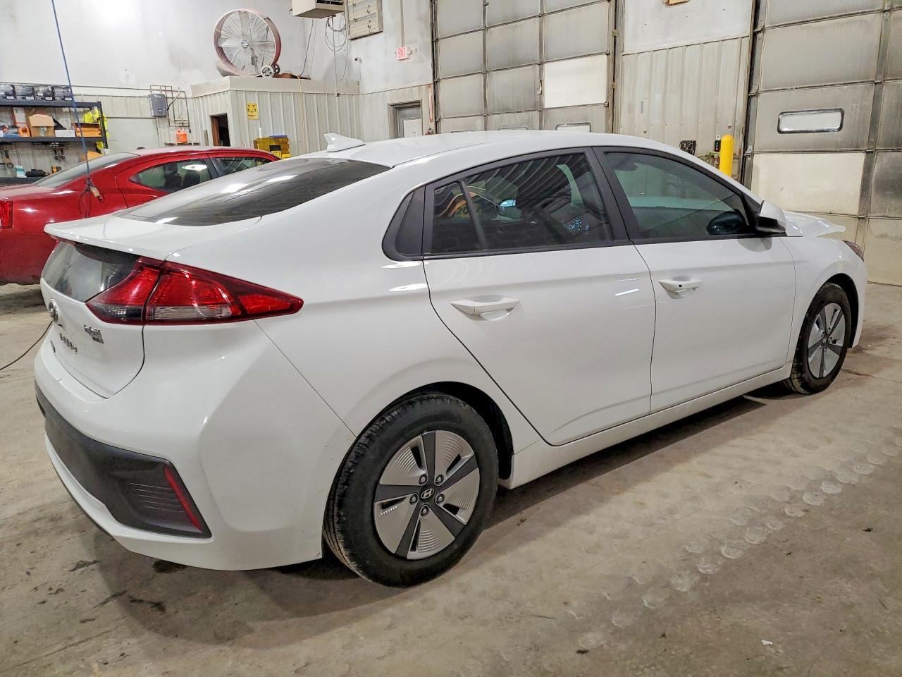 2021 Hyundai Ioniq Blue - Фото 3