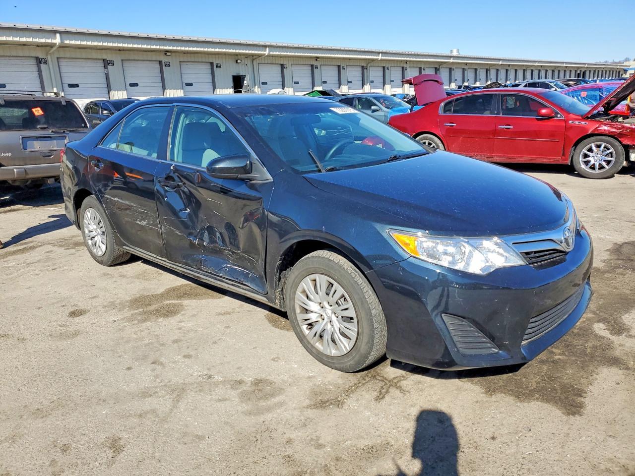 2014 Toyota Camry L - Фото 4