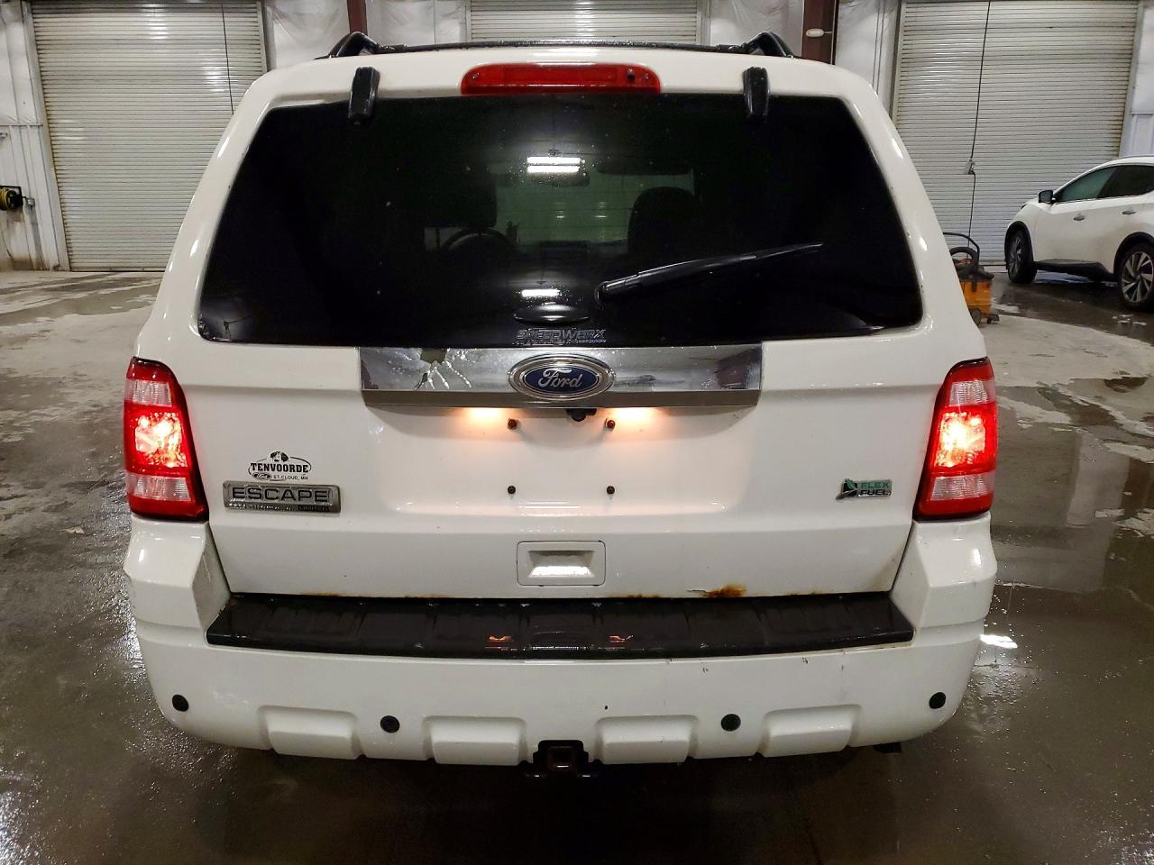 2011 Ford Escape Limited - Фото 6