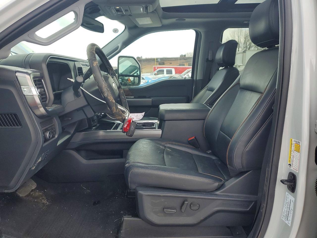 2025 Ford F350 Super Duty - Фото 7