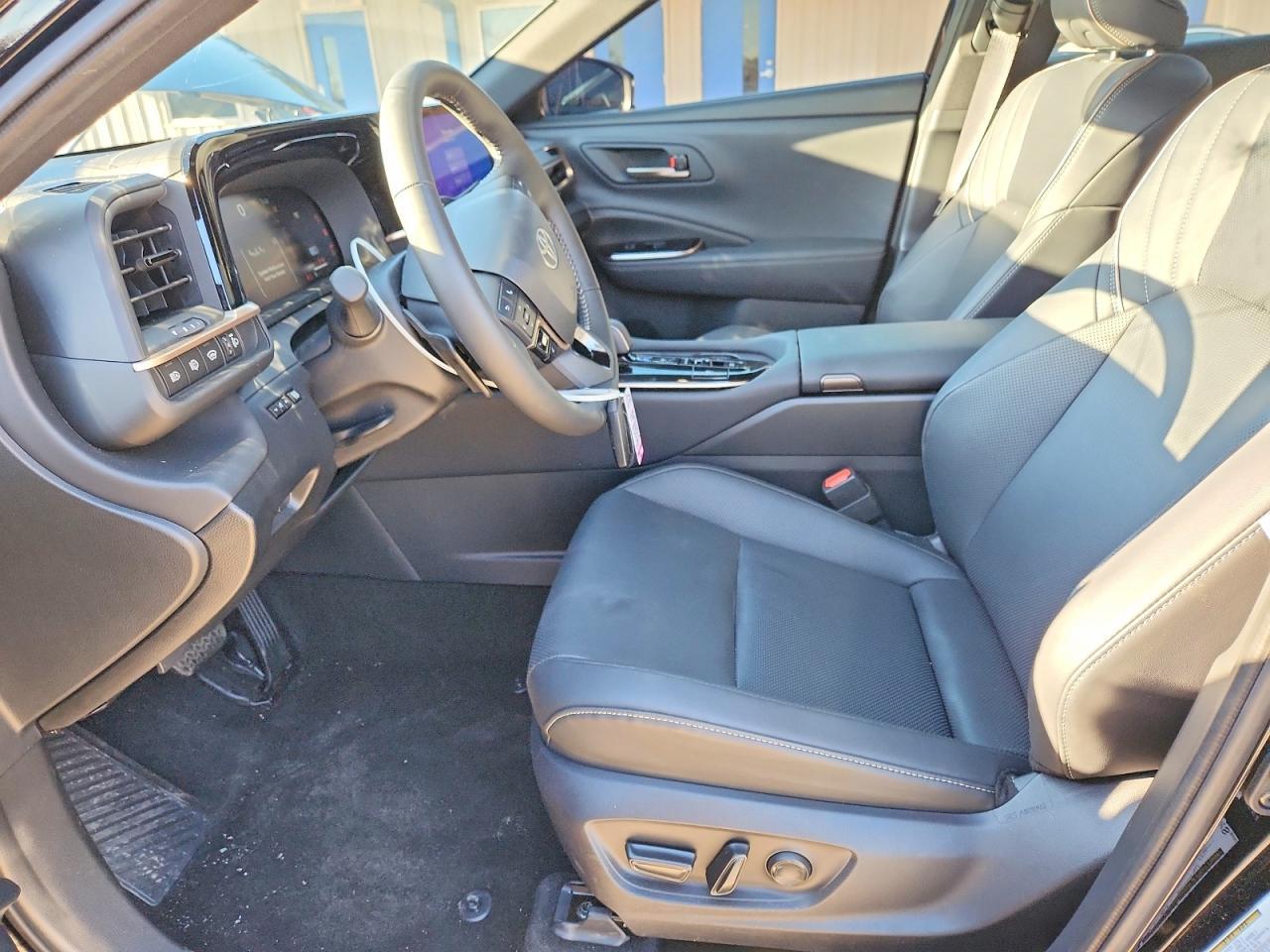 2025 Toyota Crown Signia Xle - Фото 7