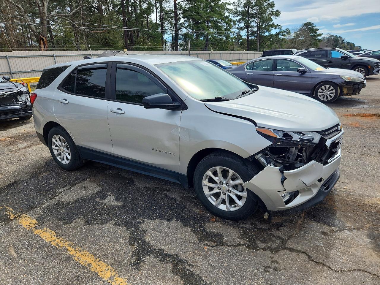 2020 Chevrolet Equinox Ls - Фото 4