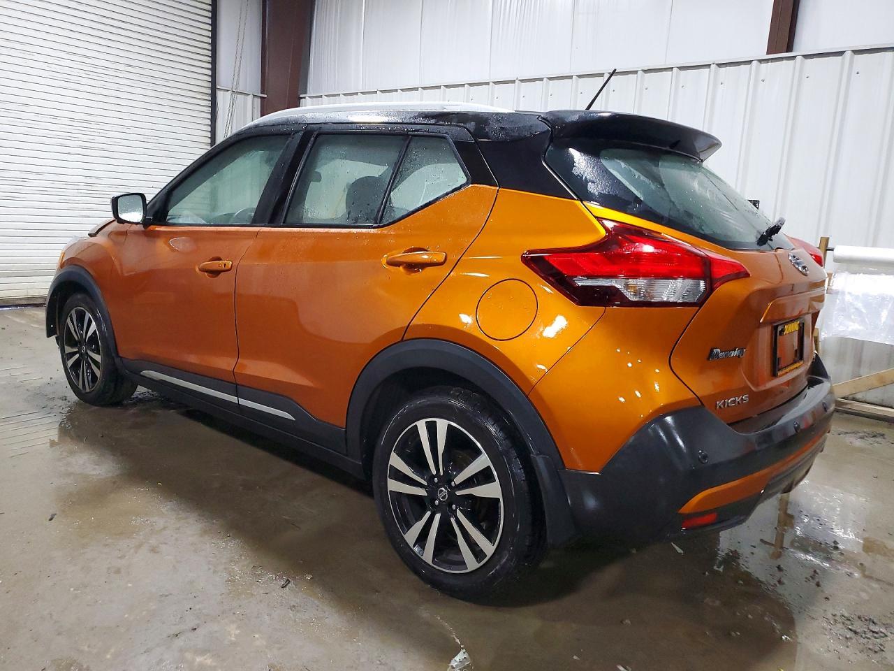 2020 Nissan Kicks Sr - Image 2
