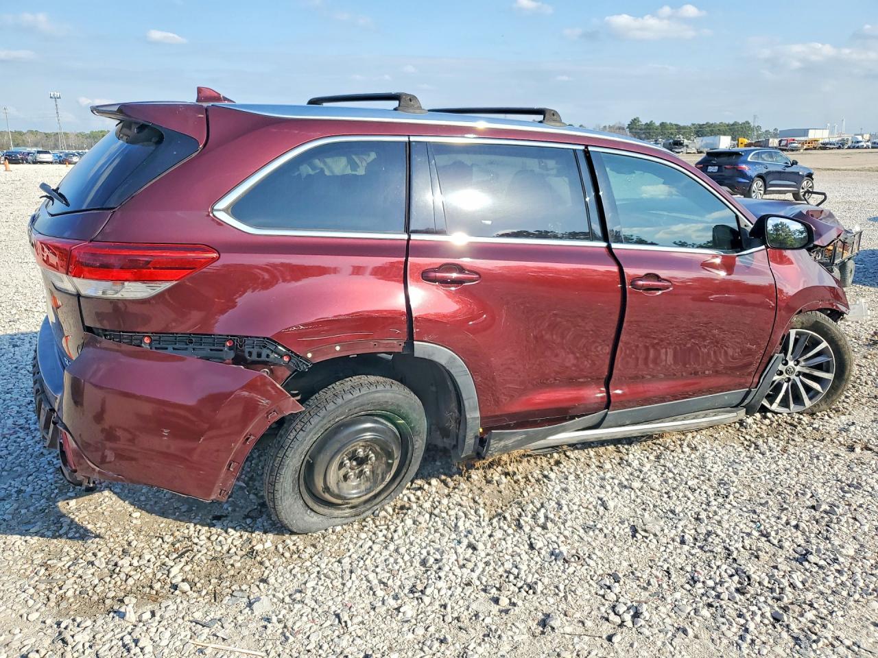 2019 Toyota Highlander Xle - Image 3