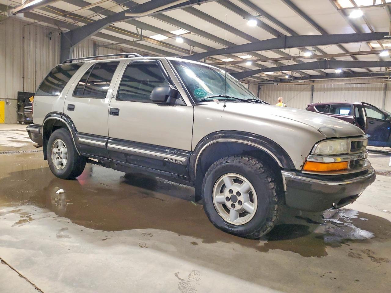 1999 Chevrolet Blazer - Image 4