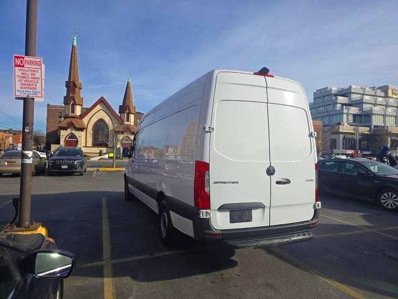 2022 Mercedes-Benz Sprinter 2500 - Фото 3