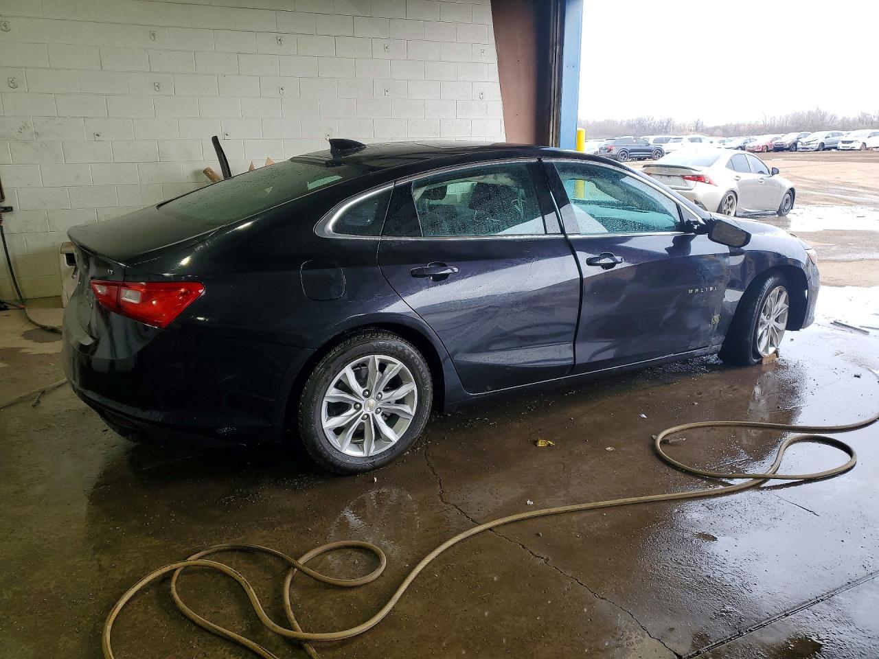 2023 Chevrolet Malibu Lt - Image 3