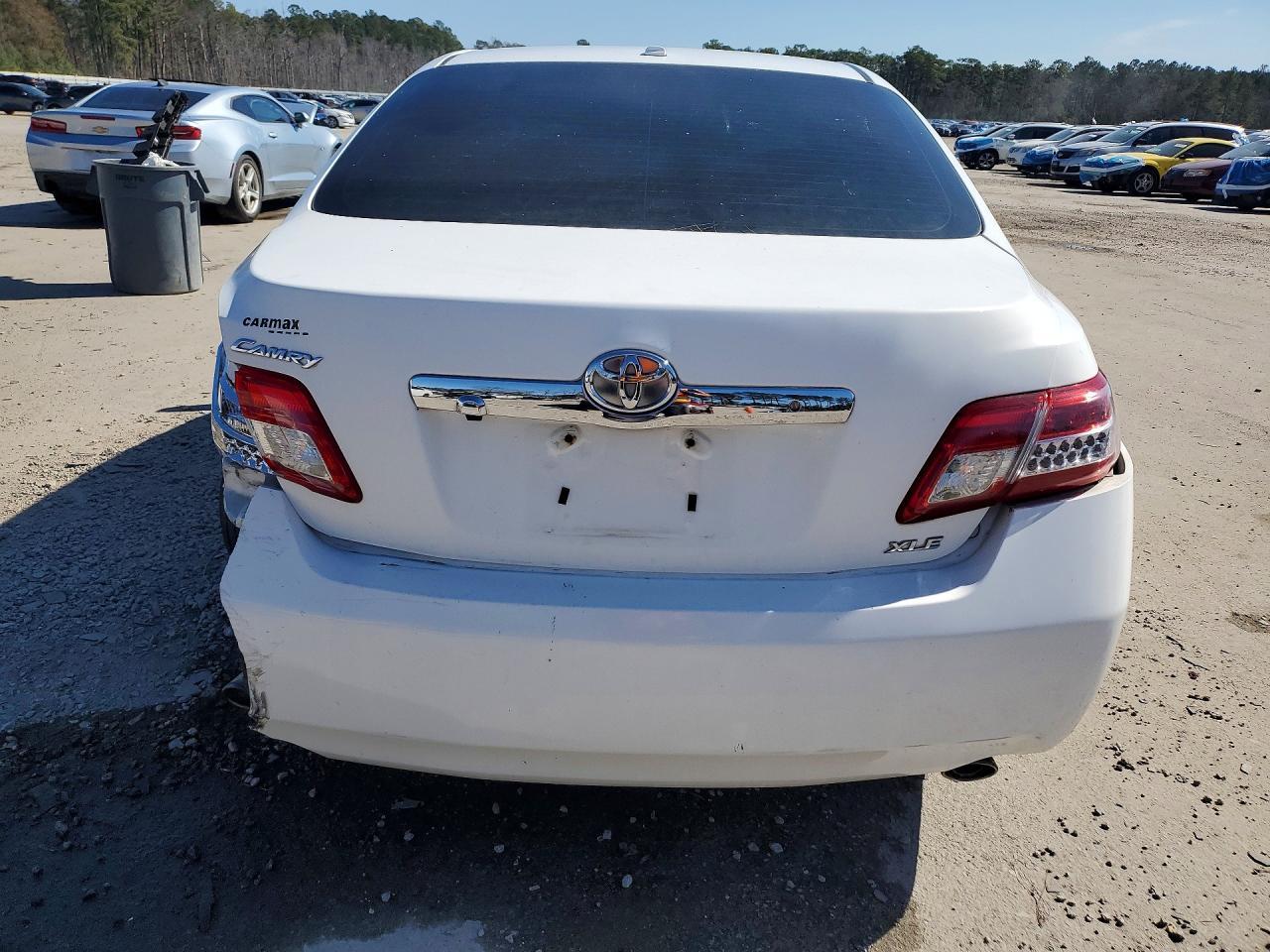 2011 Toyota Camry Xle V6 - Фото 6