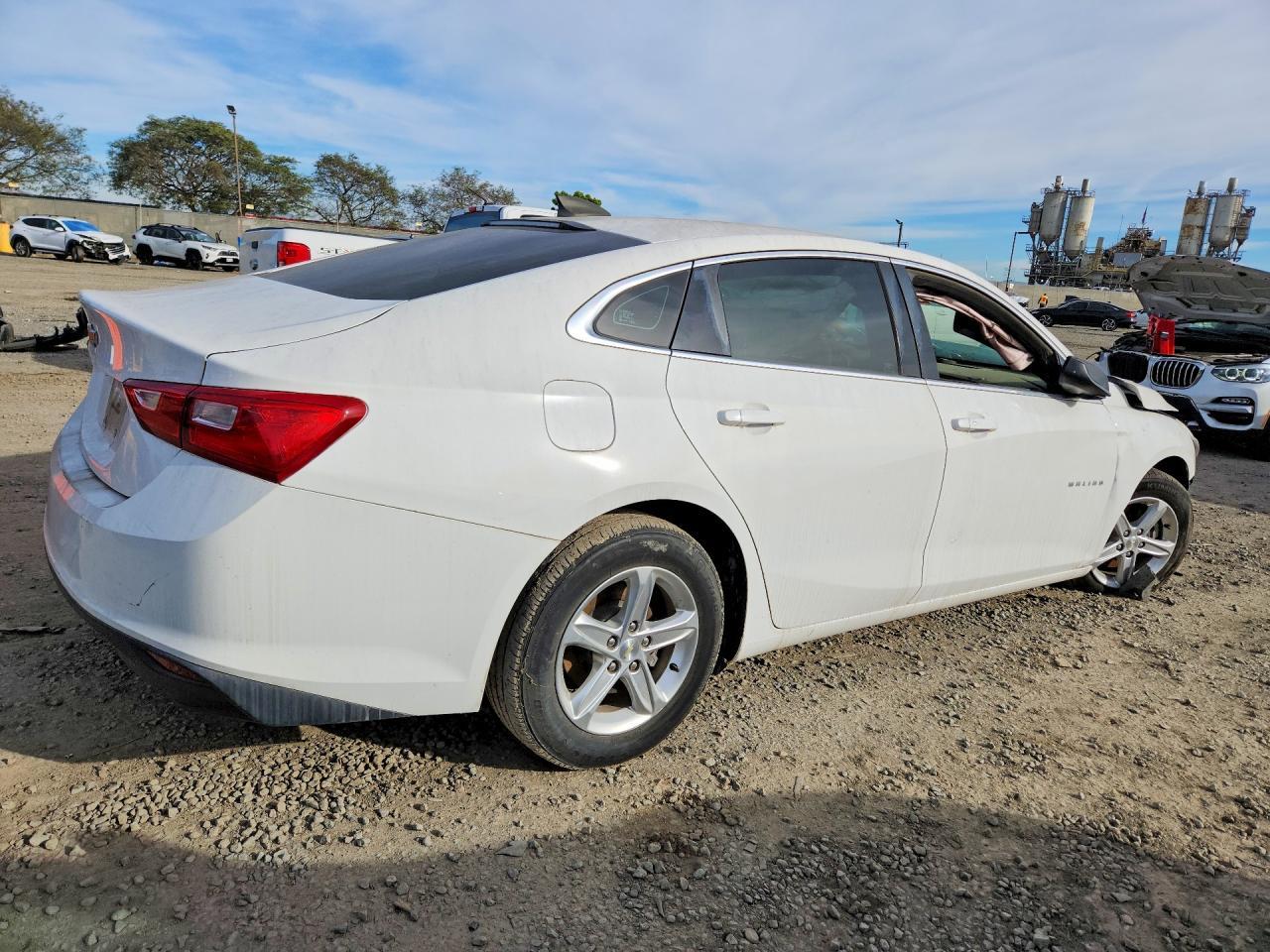 2020 Chevrolet Malibu Ls - Фото 3