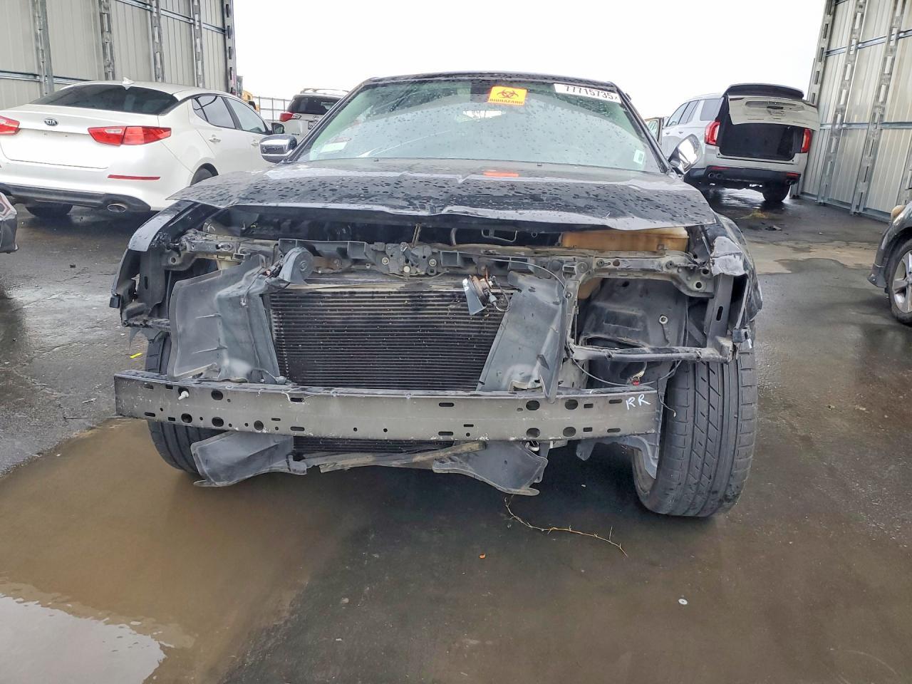 2016 Chrysler 300C - Image 5