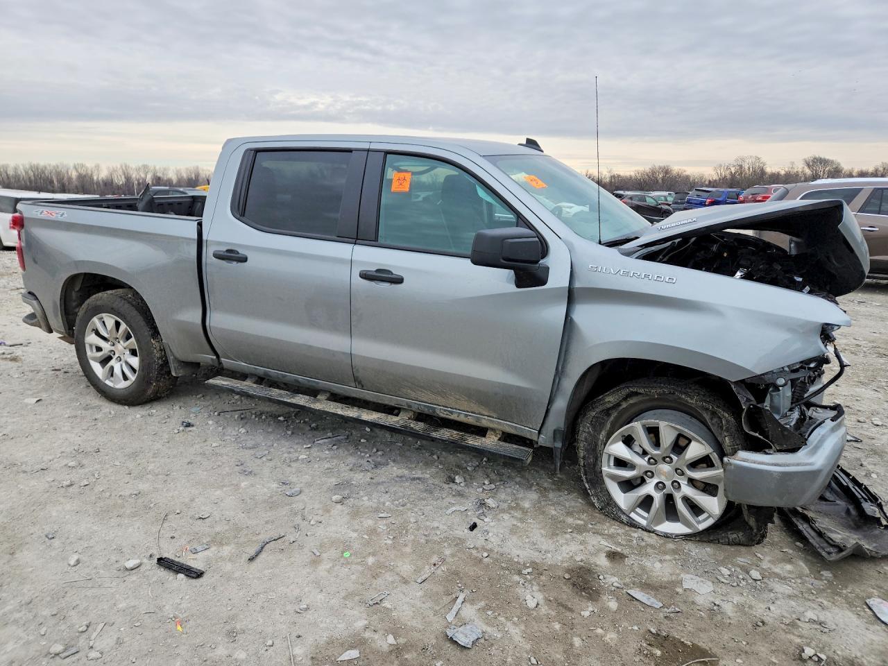 2025 Chevrolet Silverado - Image 4