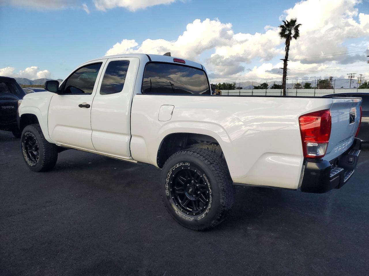 2019 Toyota Tacoma Access Cab - Image 2