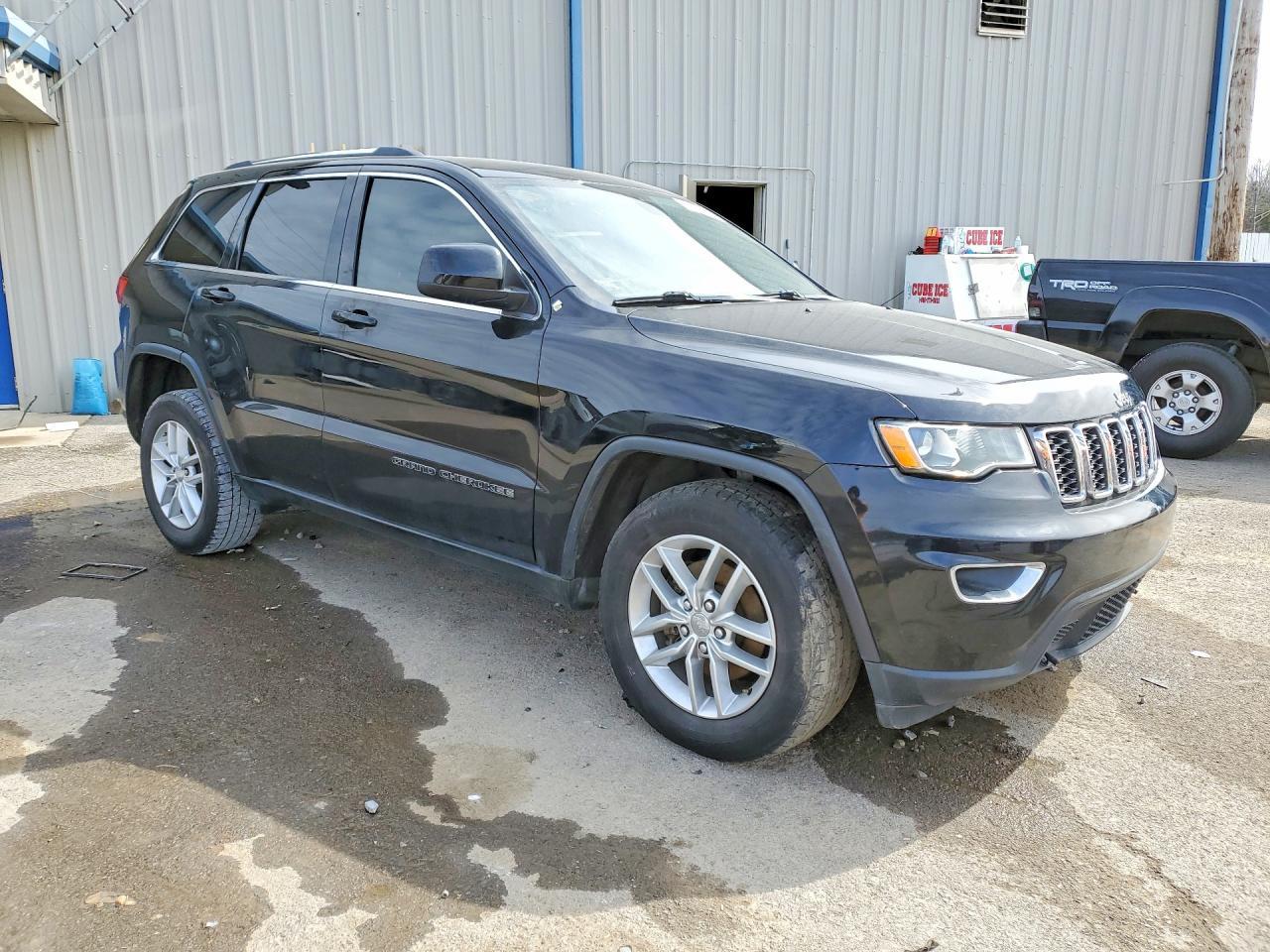2017 Jeep Grand Cherokee Laredo - Фото 4