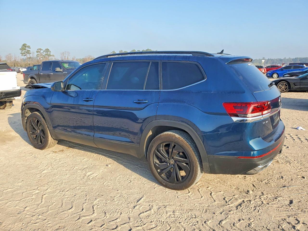 2023 Volkswagen Atlas Se - Фото 2