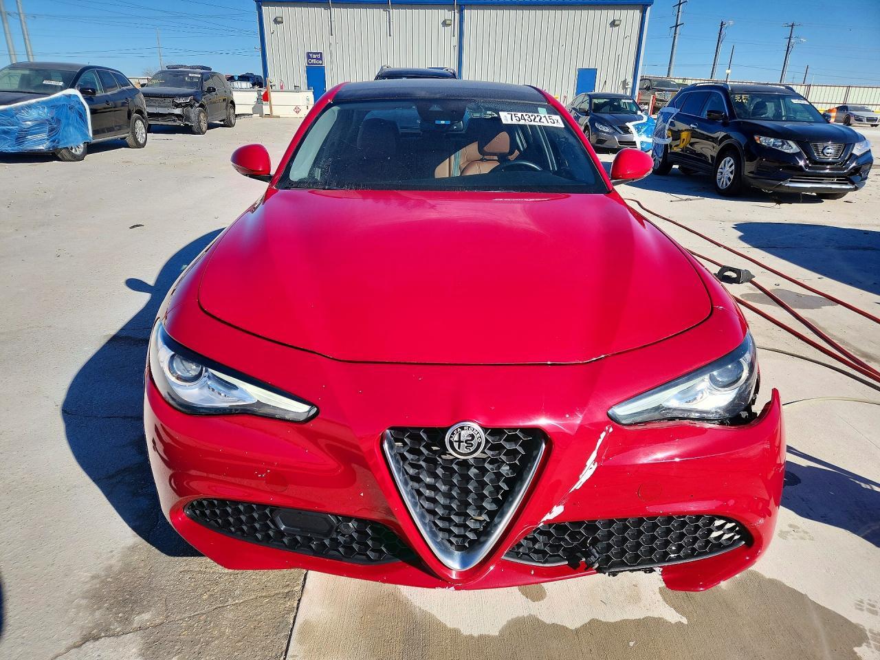 2020 Alfa Romeo Giulia Ti - Фото 5