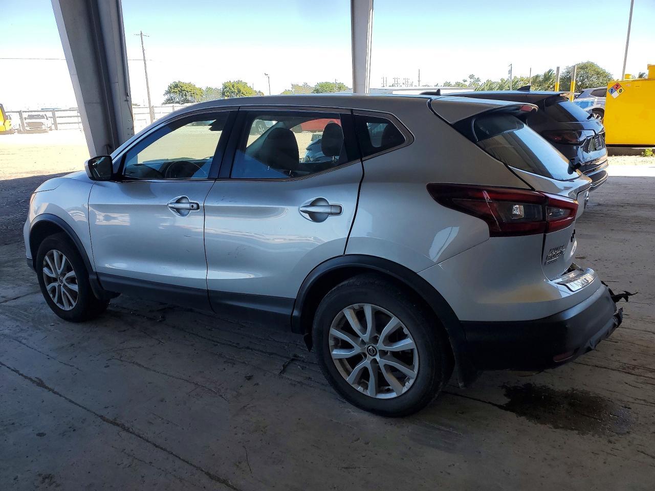 2020 Nissan Rogue Sport S - Фото 2