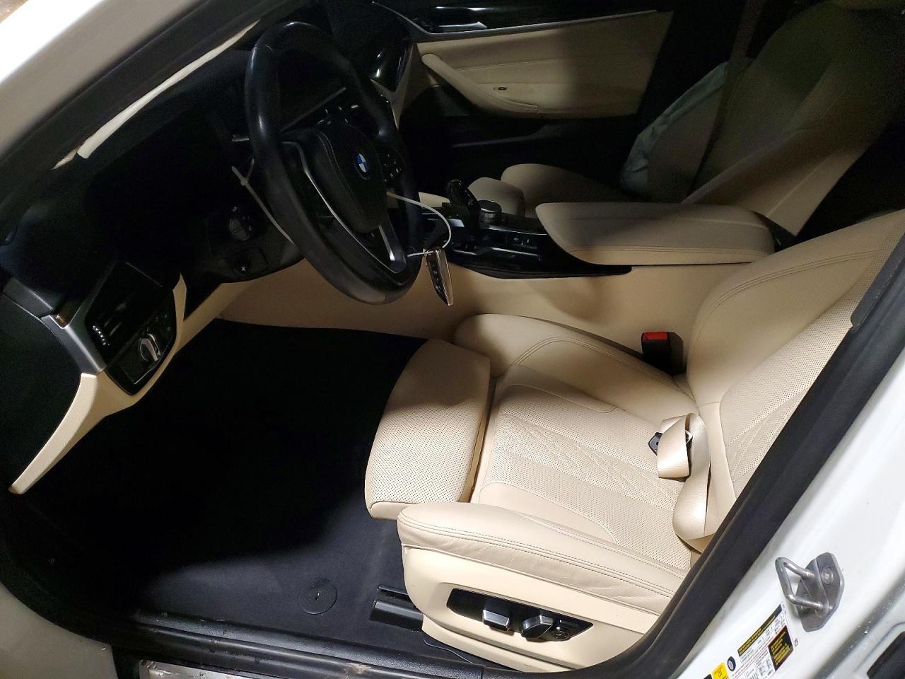 2022 BMW 530 Xi - Фото 7