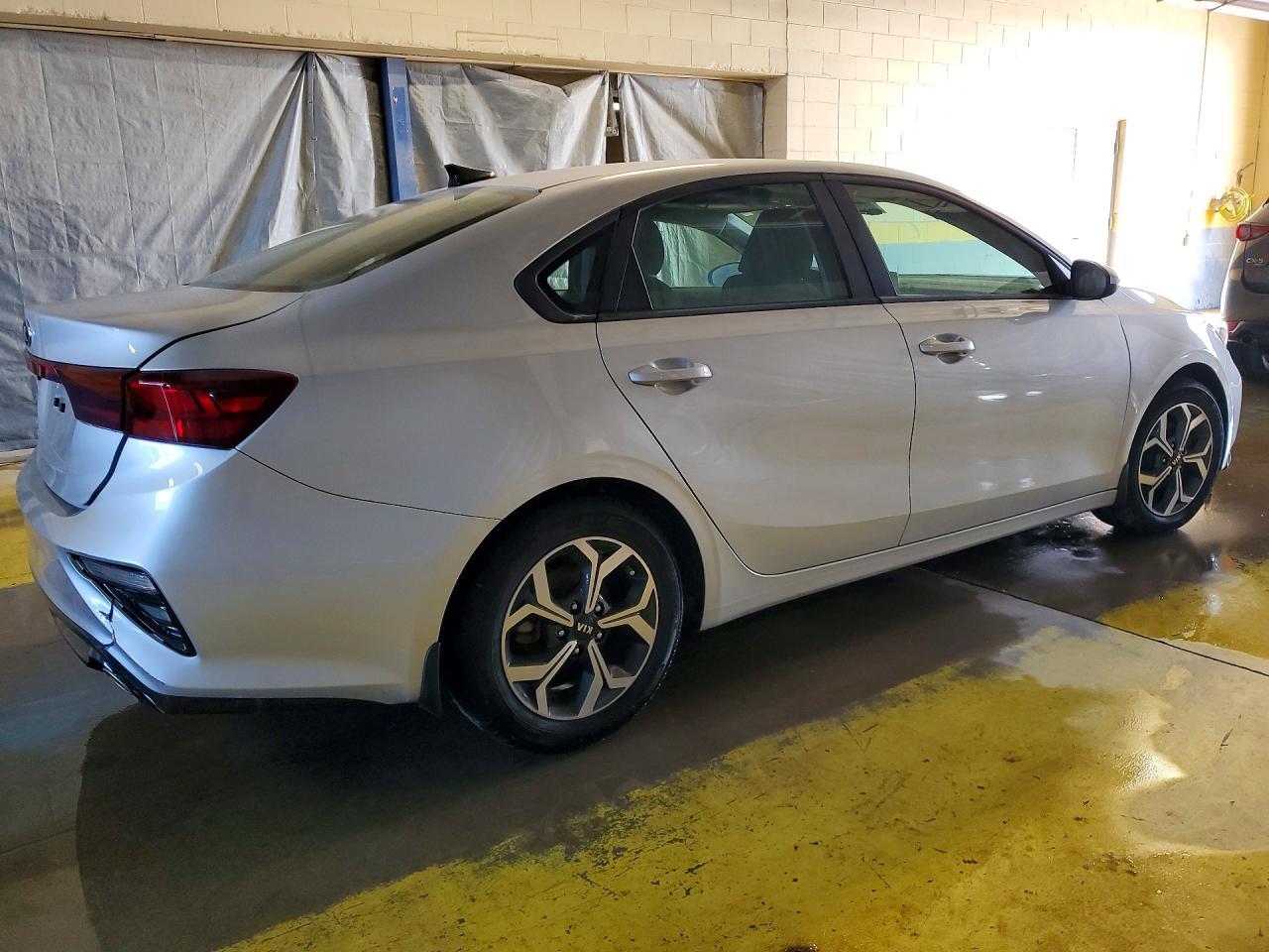 2019 Kia Forte Lxs - Фото 3