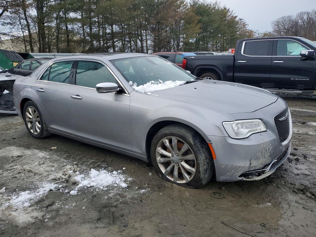 2016 Chrysler 300C - Image 4