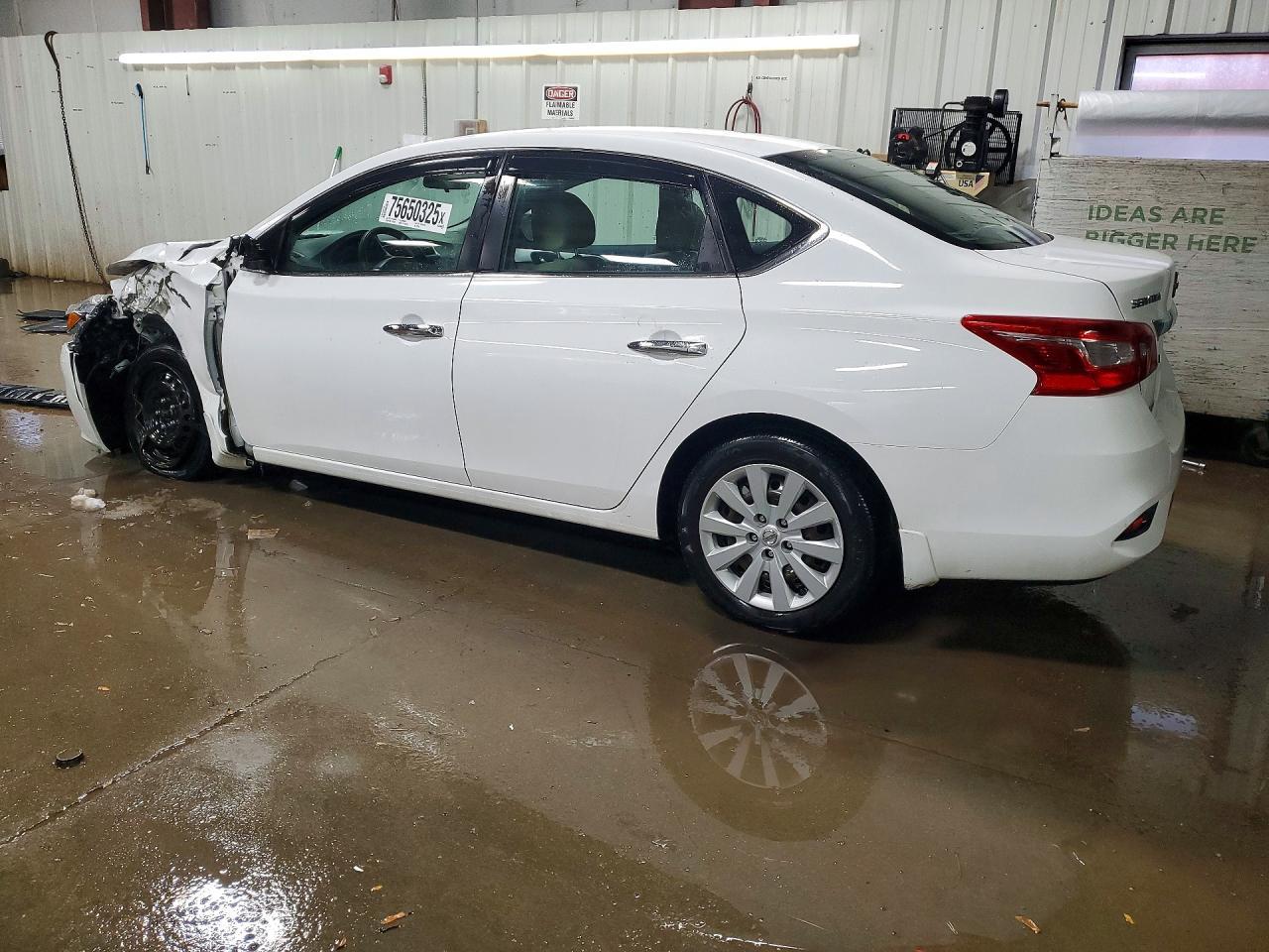 2016 Nissan Sentra S - Фото 2