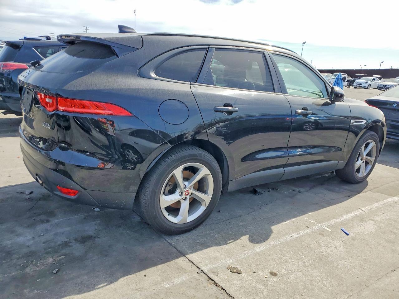 2017 Jaguar F-Pace Premium - Фото 3
