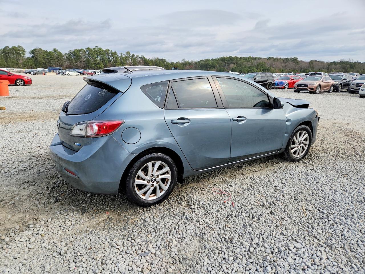 2013 Mazda 3 I - Image 3