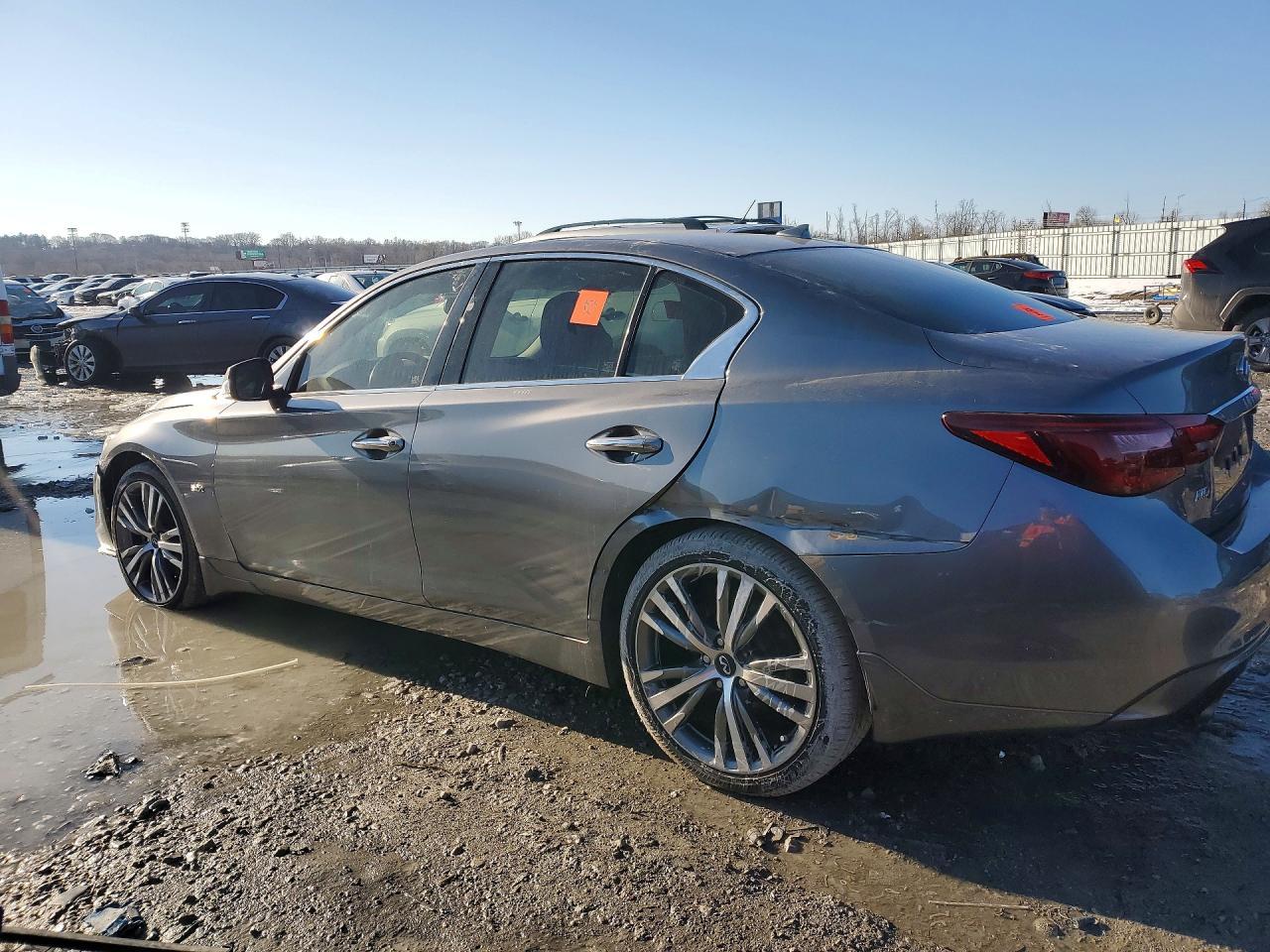2018 Infiniti Q50 Luxe - Фото 2