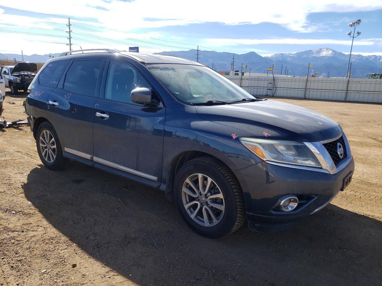 2014 Nissan Pathfinder S - Image 4