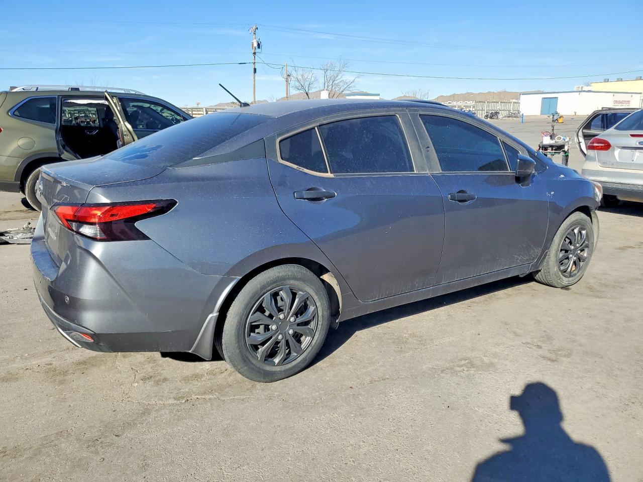 2021 Nissan Versa S - Фото 3
