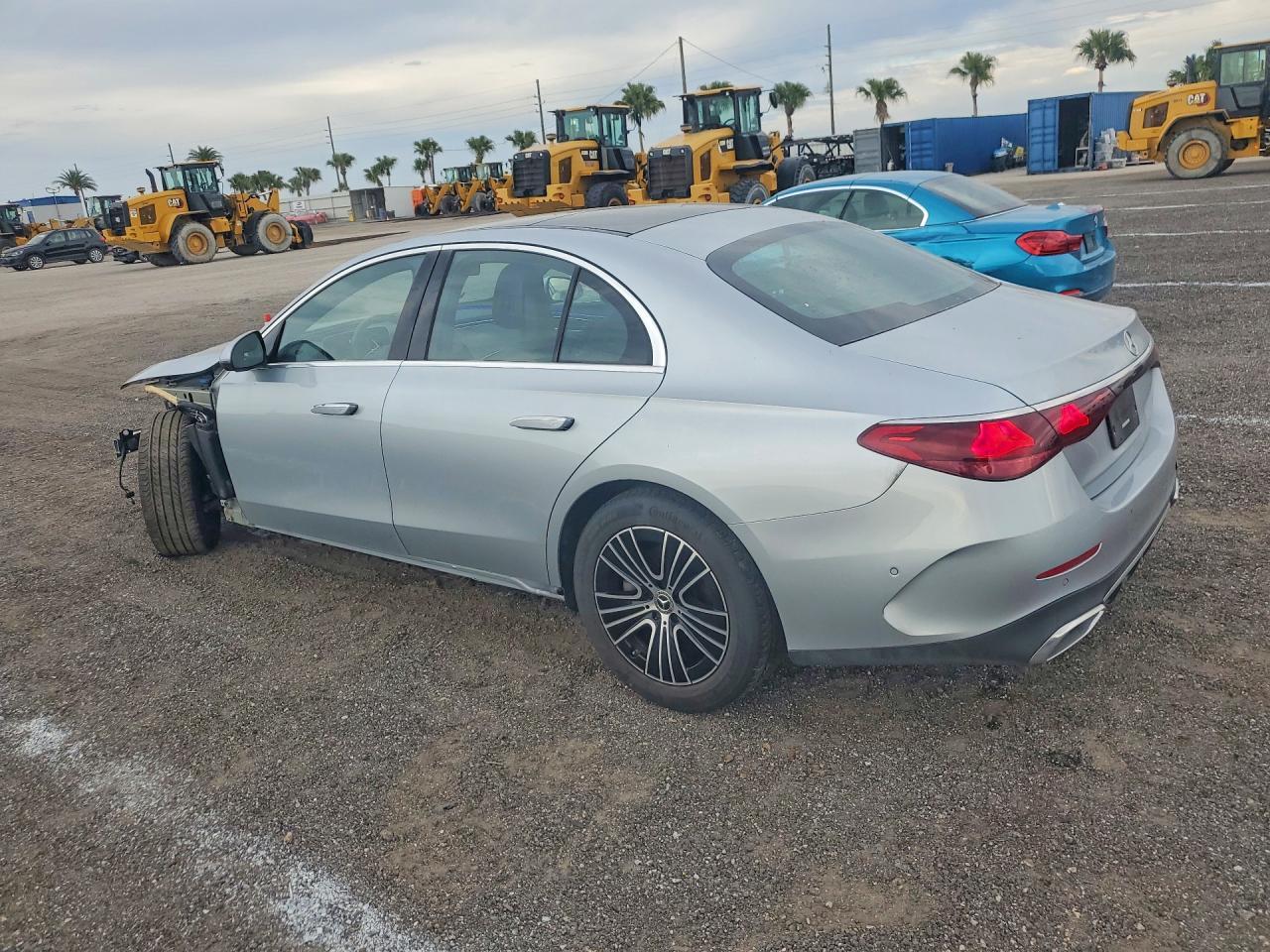 2025 Mercedes-Benz E 350 4Matic - Фото 2