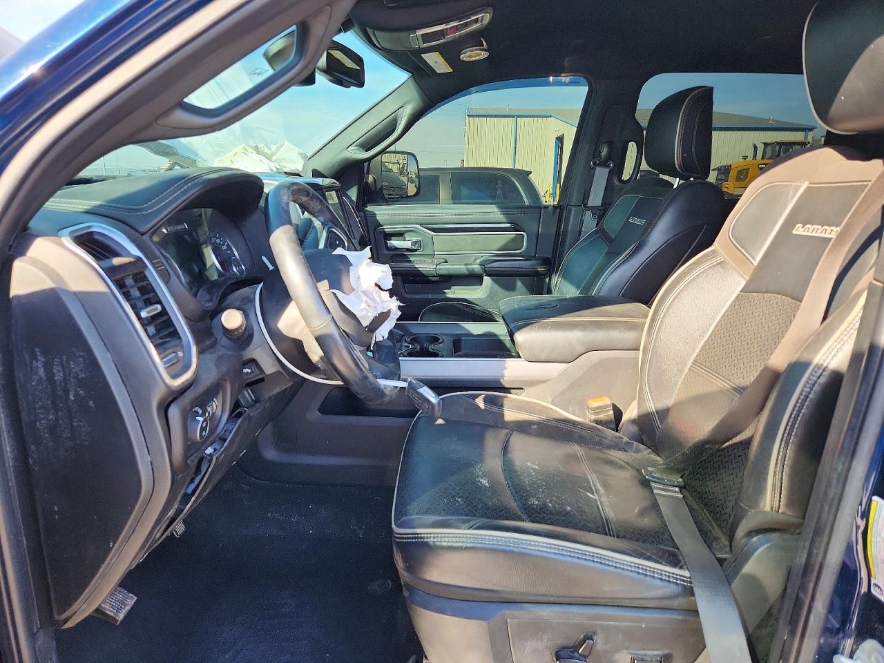2022 Ram 3500 Laramie - Фото 7