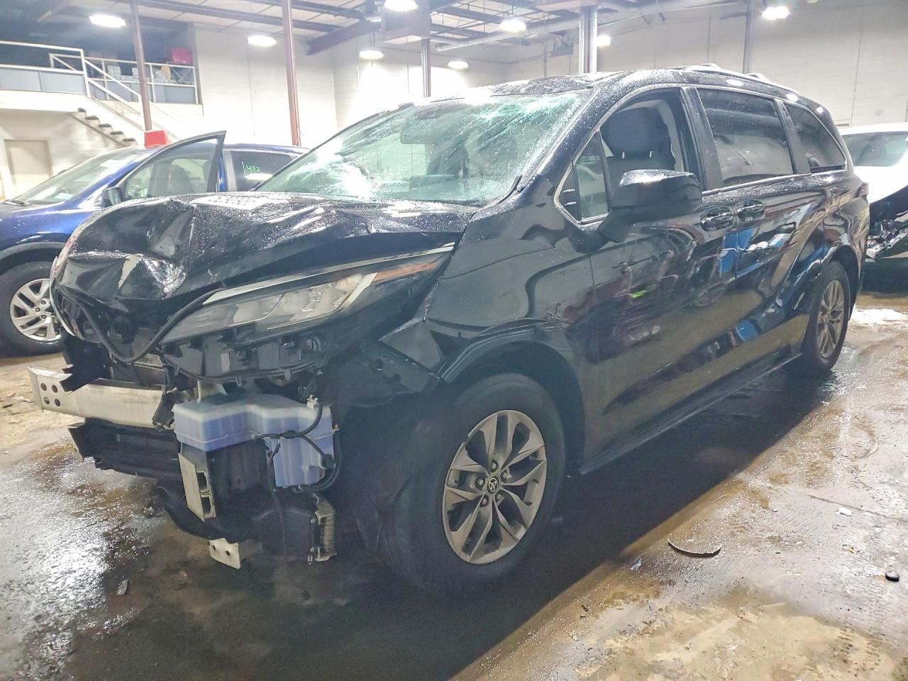2023 Toyota Sienna Le