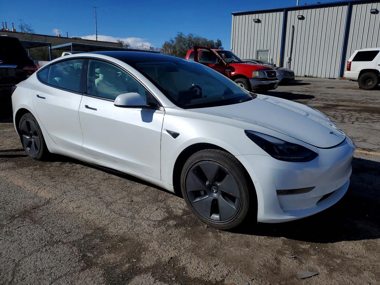2022 Tesla Model 3 - Image 4