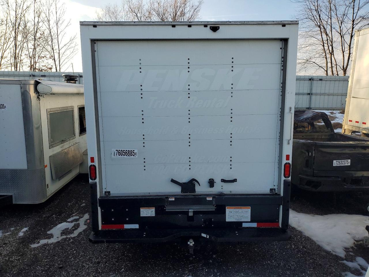 2022 GMC Savana Box Truck - Фото 6