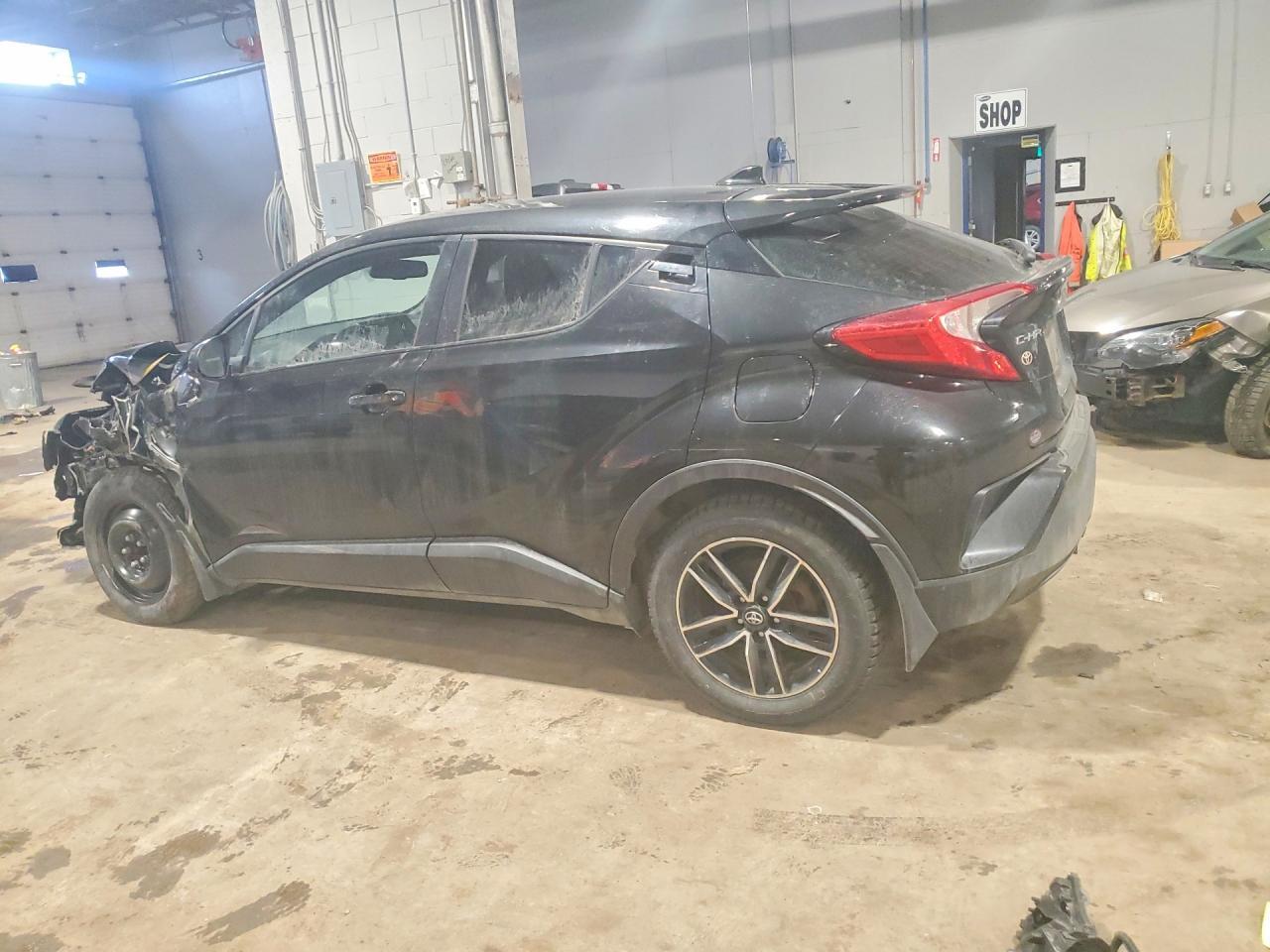 2018 Toyota C-Hr Xle - Image 2