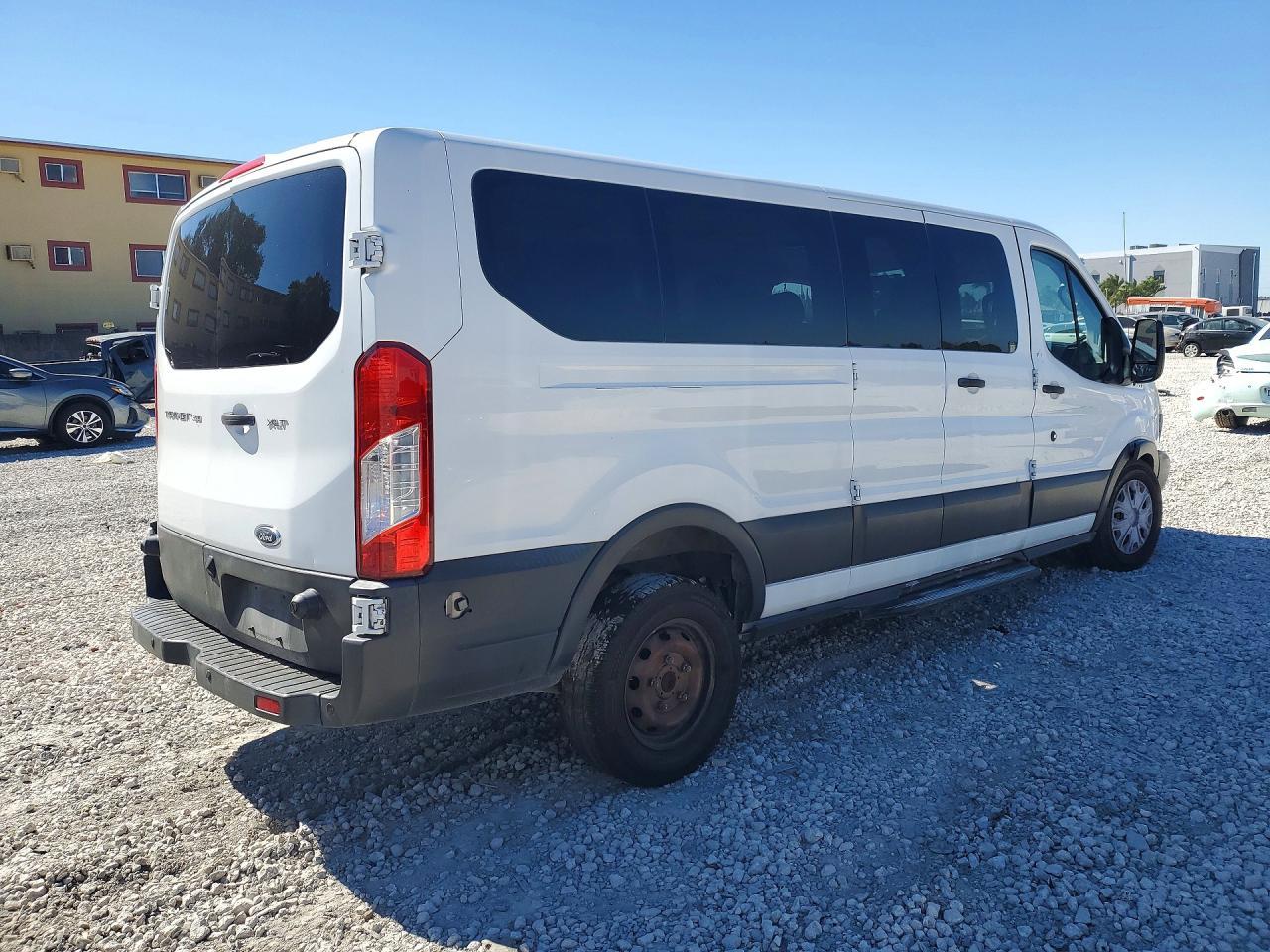2015 Ford Transit Wagon T-350 - Фото 3