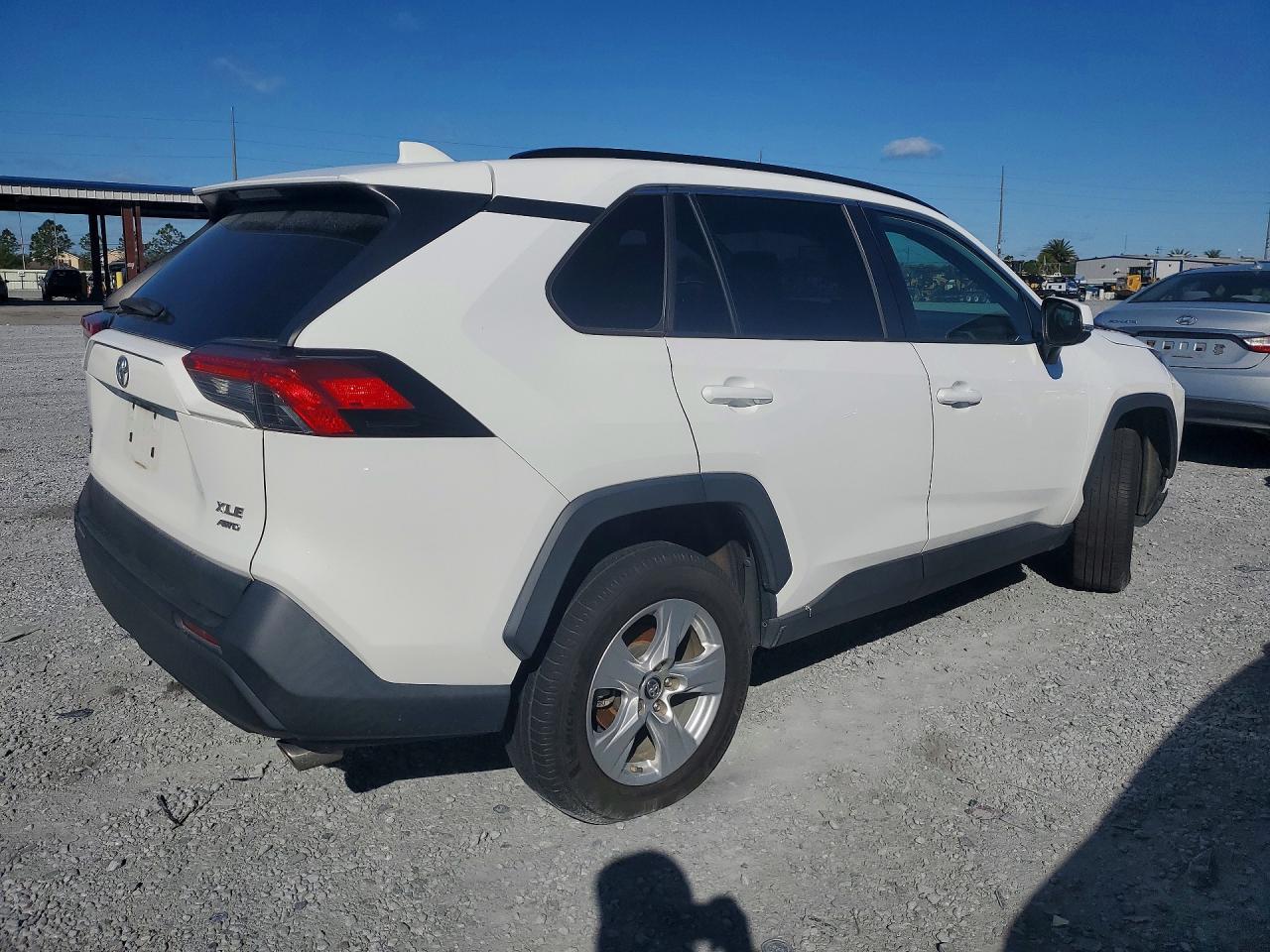 2019 Toyota Rav4 Xle - Фото 3