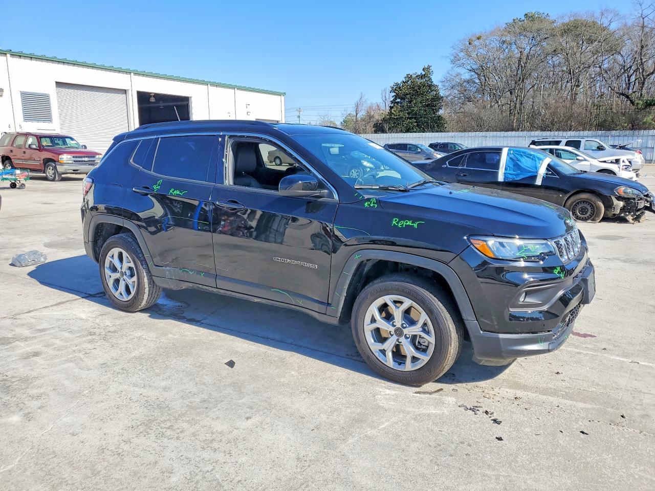 2025 Jeep Compass Latitude - Image 4