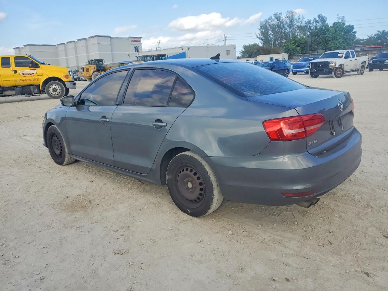 2015 Volkswagen Jetta Base - Image 2