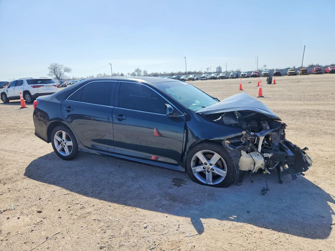2014 Toyota Camry L - Фото 4