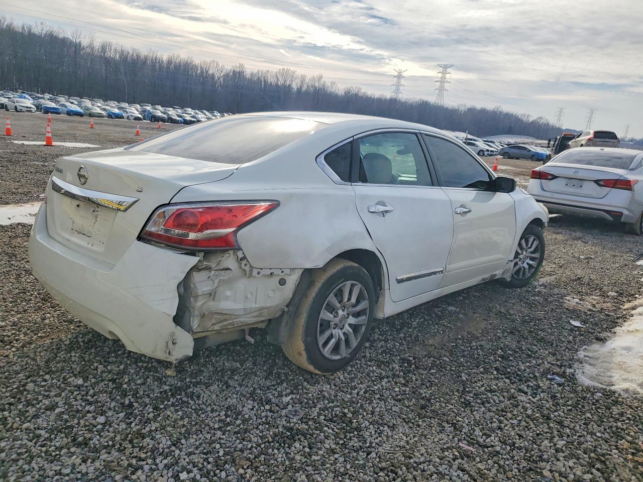 2015 Nissan Altima 2.5 S - Image 3