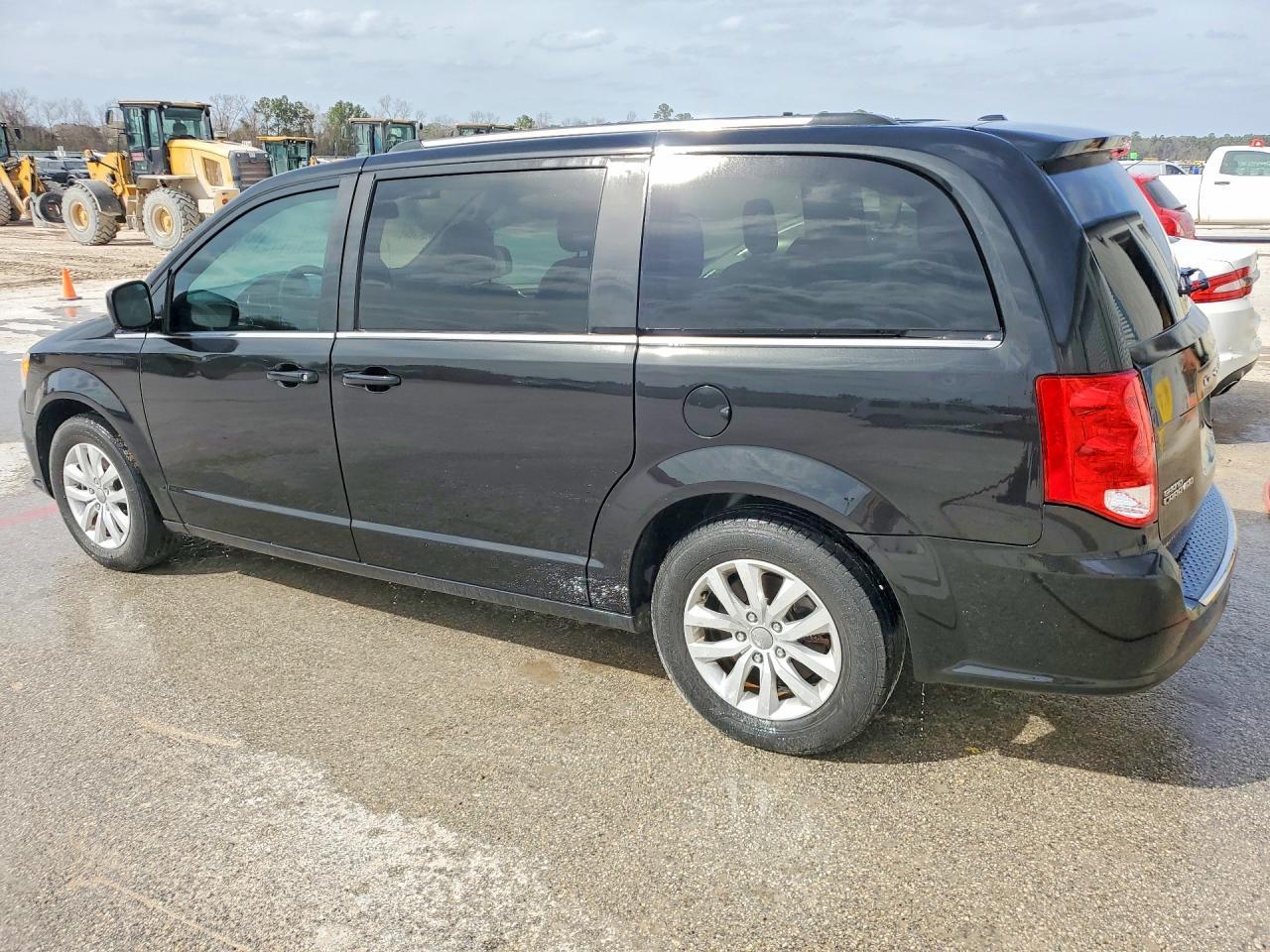 2019 Dodge Grand Caravan Sxt - Image 2