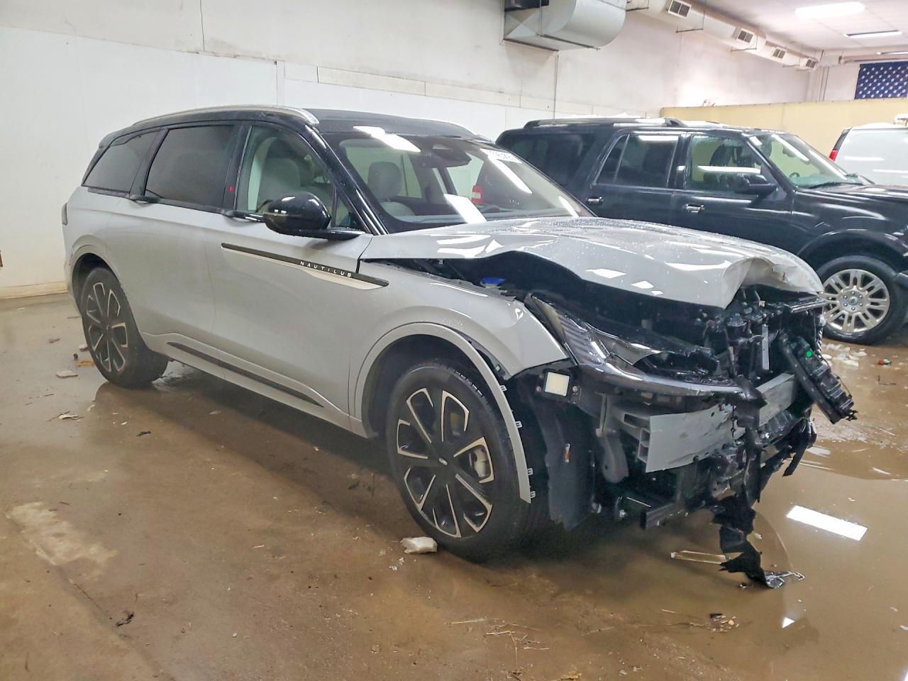 2026 Lincoln Nautilus Reserve - Фото 4