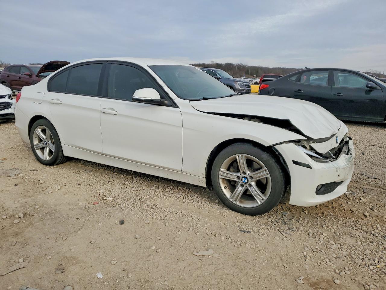 2015 BMW 320 I - Image 4