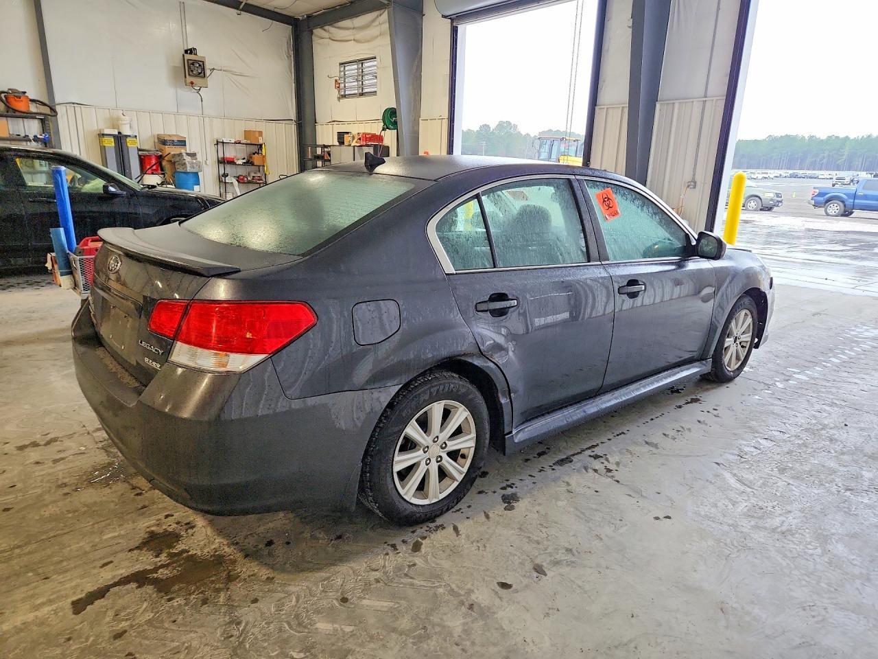 2011 Subaru Legacy 2.5I Premium - Image 3