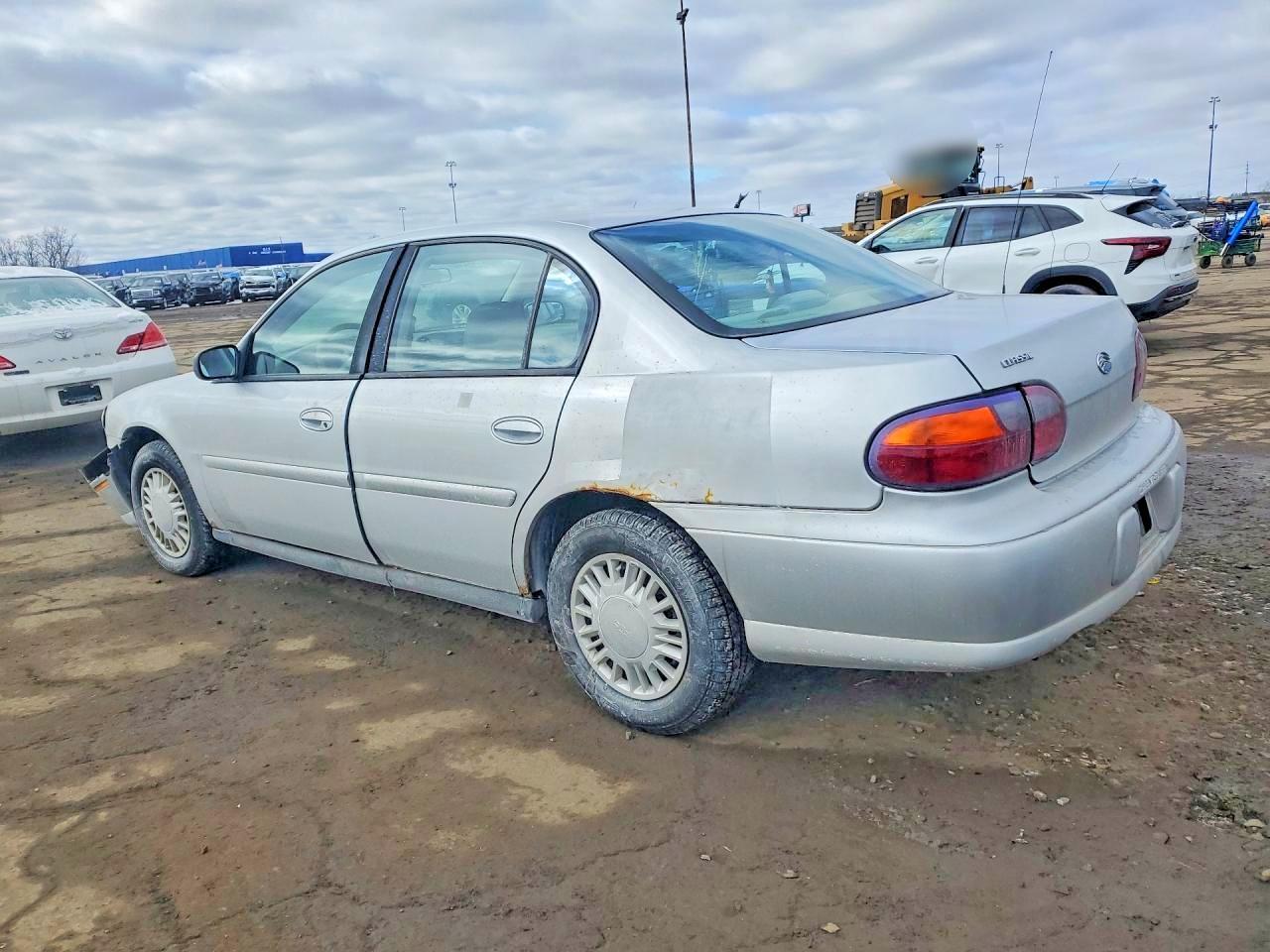 2004 Chevrolet Classic - Фото 2