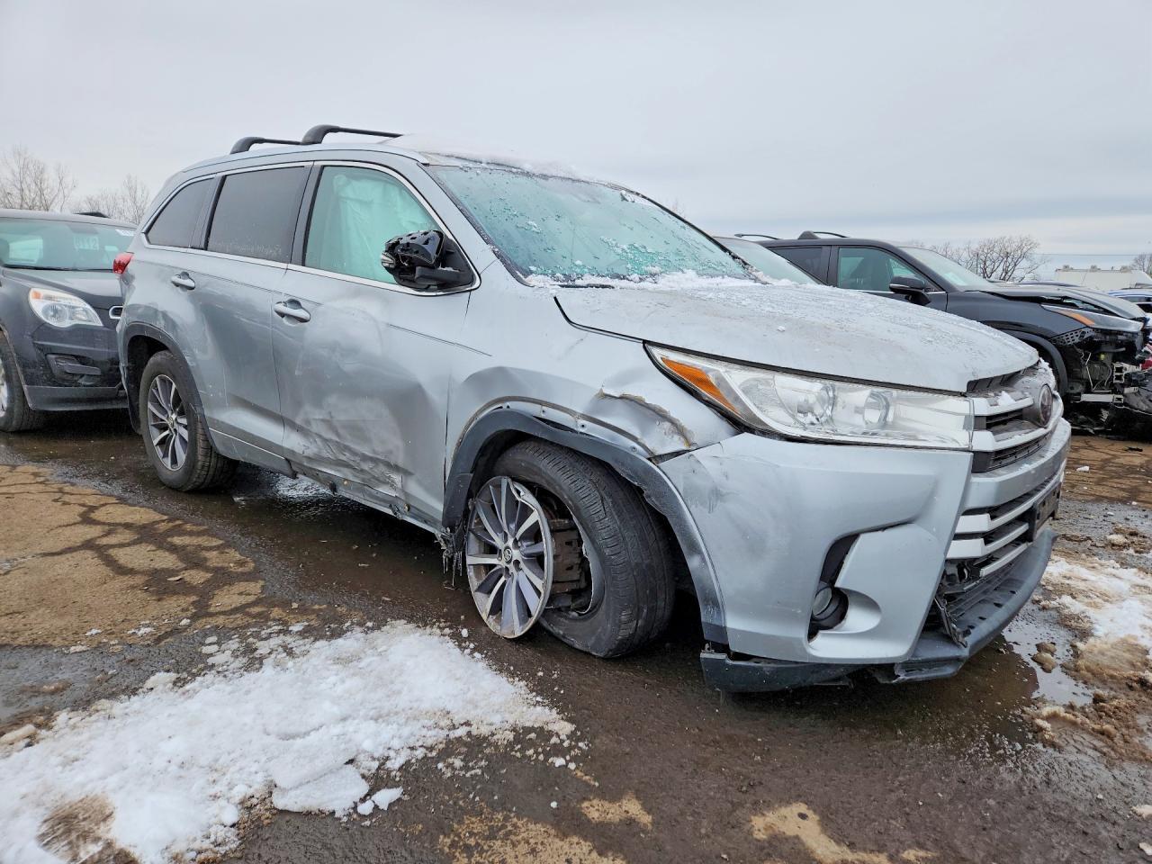 2017 Toyota Highlander Se - Image 4