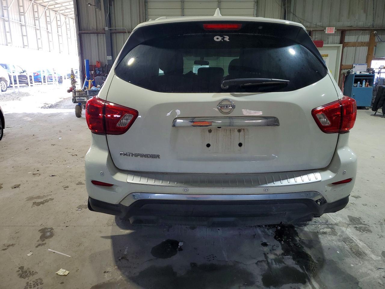 2020 Nissan Pathfinder S - Фото 6