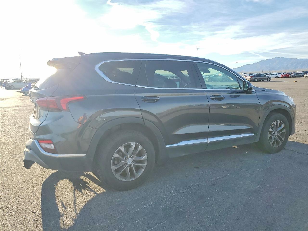 2020 Hyundai Santa Fe - Фото 3